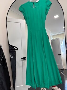 Olivaceous Emerald Green Midi Dress